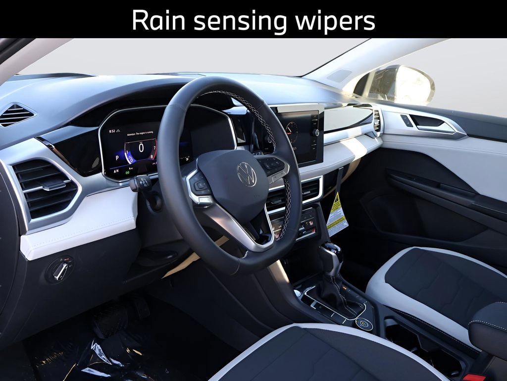 Used 2025 Volkswagen Taos SE image 21