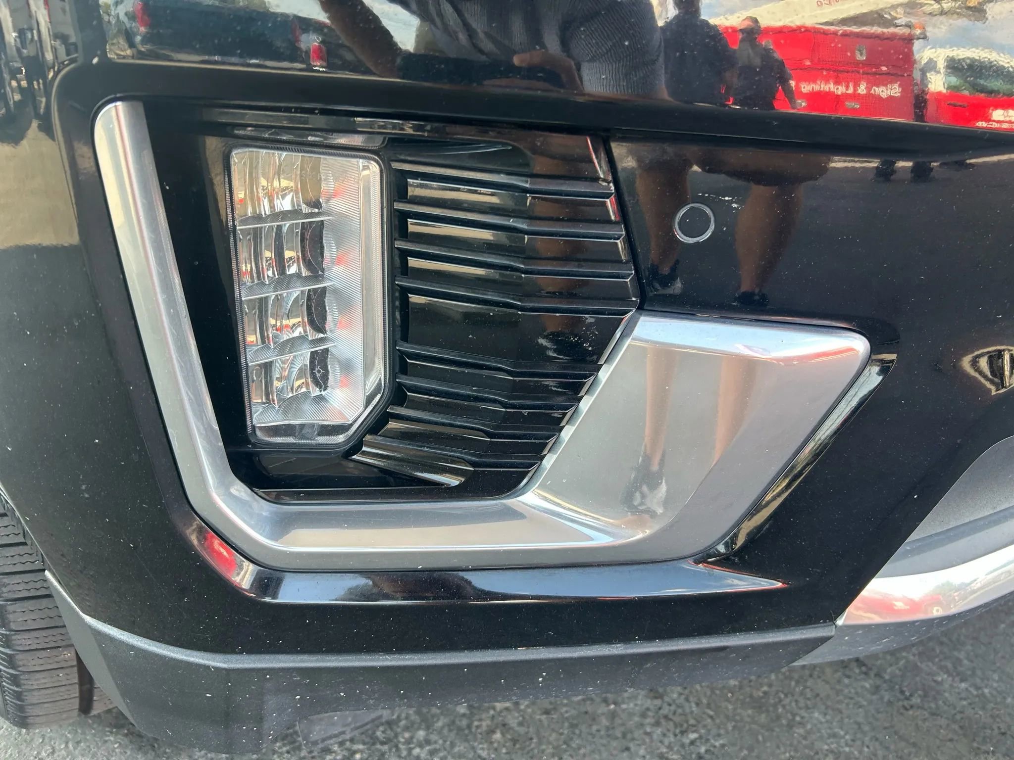 Used 2021 GMC Yukon Denali image 3