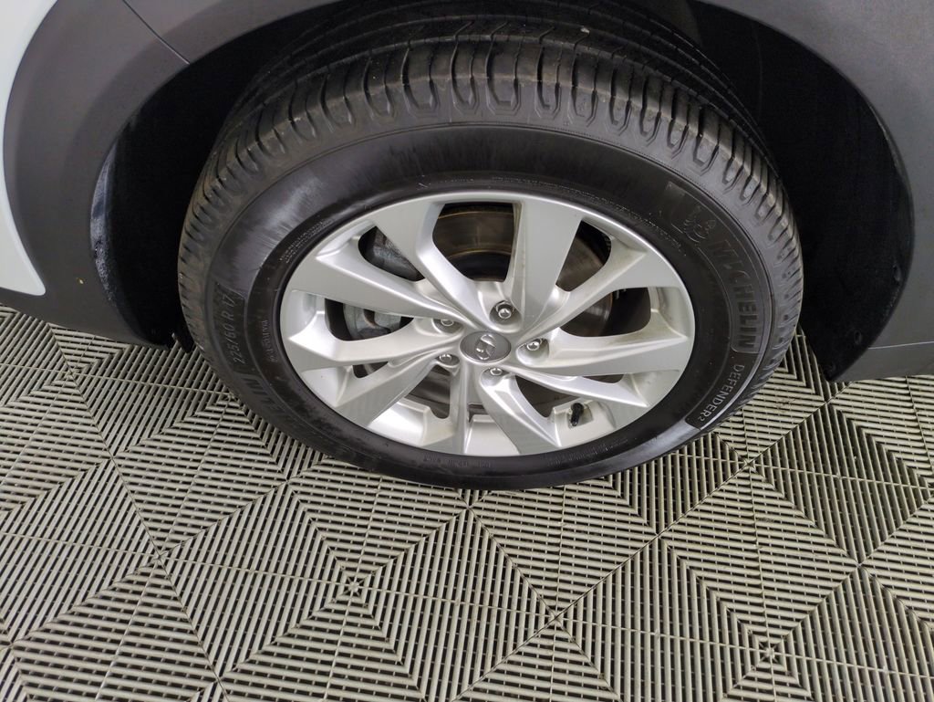 Used 2019 Hyundai Tucson SE image 27