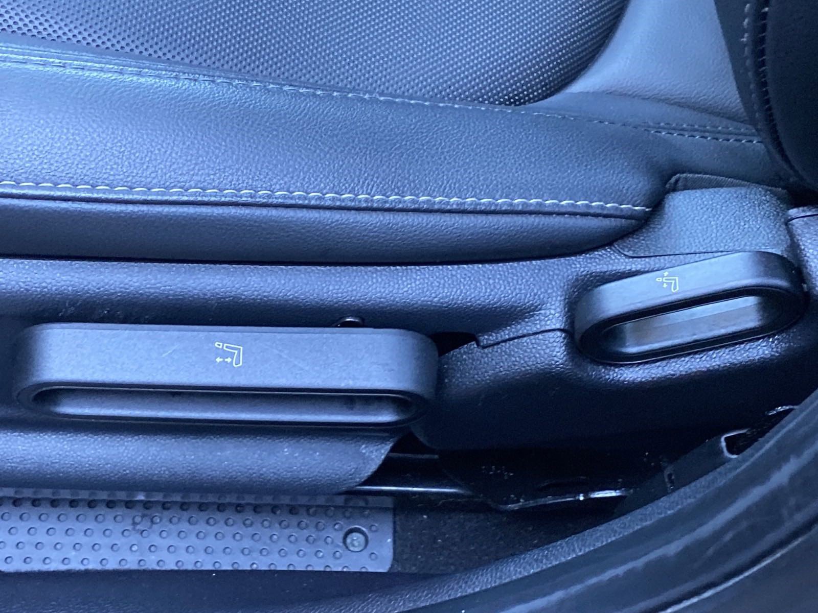 Used 2021 MINI Cooper S w/ Premium Package image 27