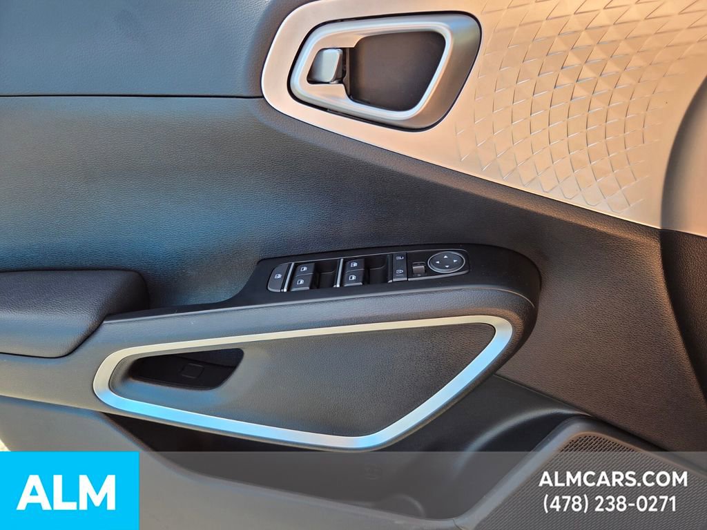 Used 2025 Kia Soul S image 26
