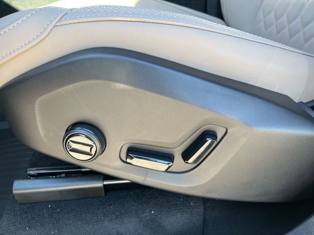 New 2026 Volvo XC90 B5 Core w/ Protection Package image 26