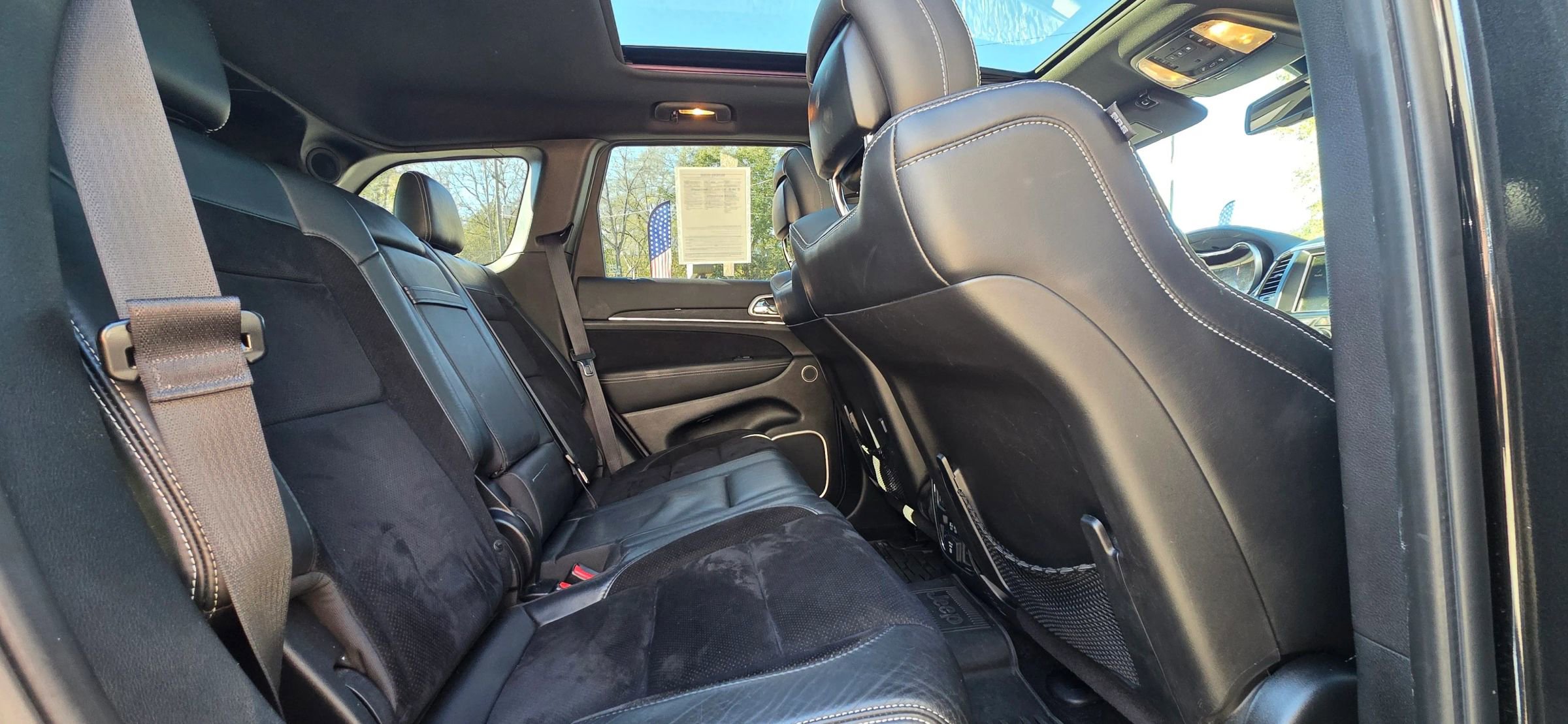 Used 2014 Jeep Grand Cherokee SRT8 w/ Luxury Group II image 18