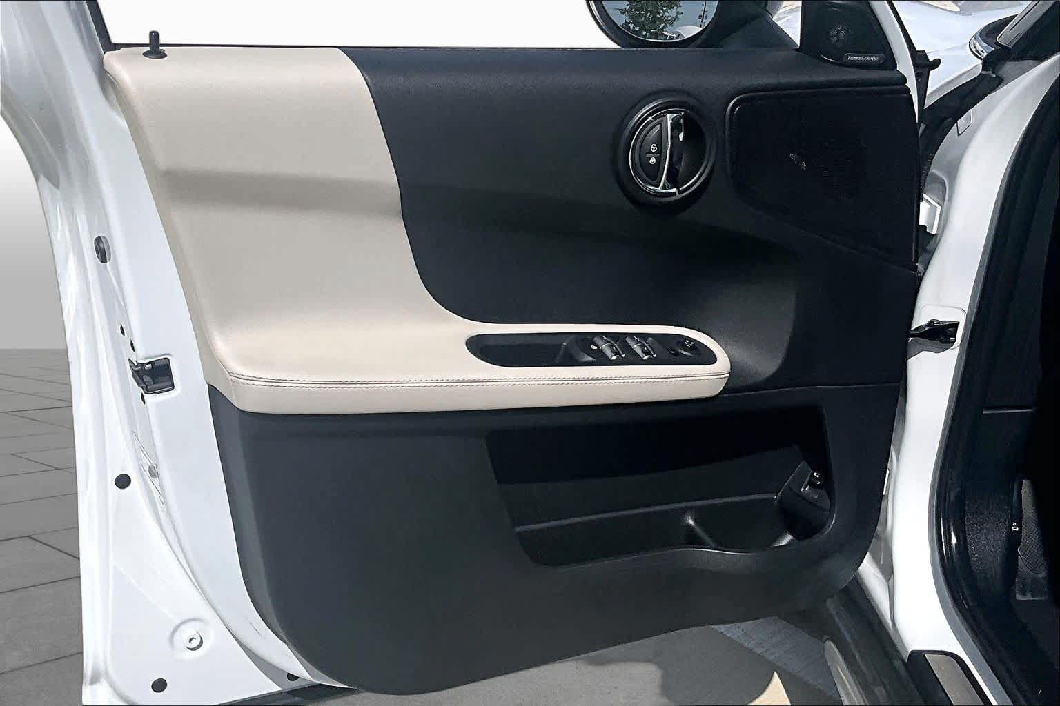 Used 2018 MINI Cooper Countryman FWD image 24
