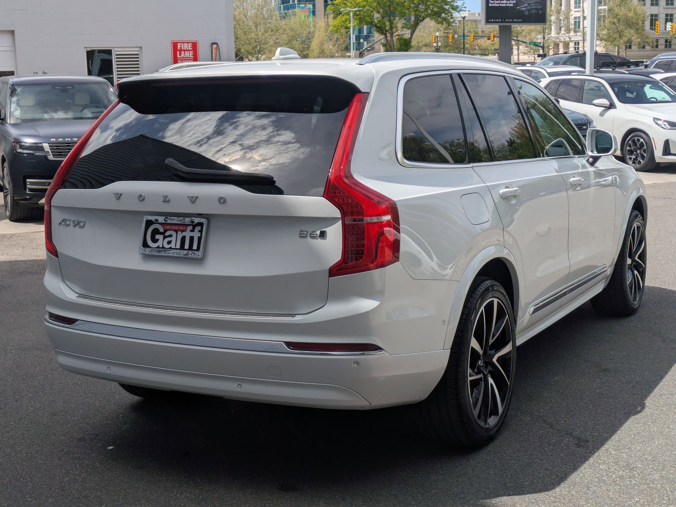 Used 2023 Volvo XC90 B6 Plus w/ Protection Package Premier AWD/4WD image 3