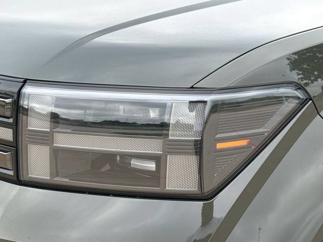 Used 2025 Hyundai Santa Fe Limited FWD image 4