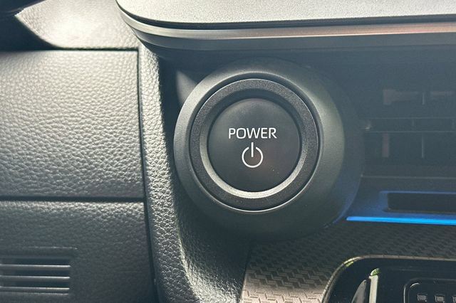 Used 2025 Toyota Prius XLE FWD image 27