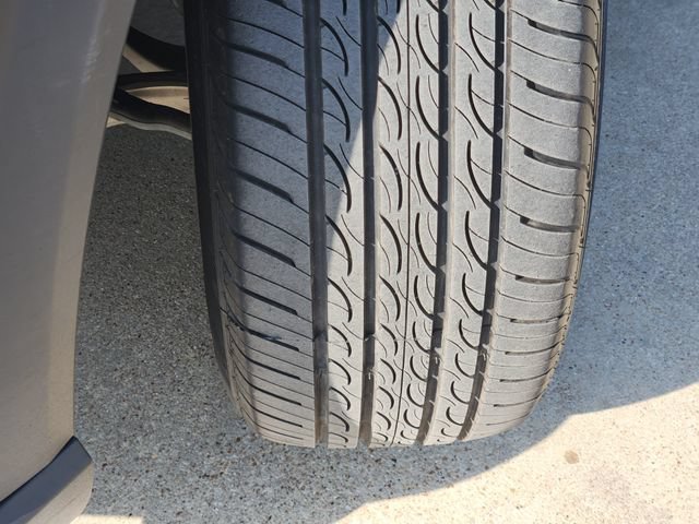 Used 2023 Ford Explorer XLT w/ Equipment Group 202A AWD/4WD image 18