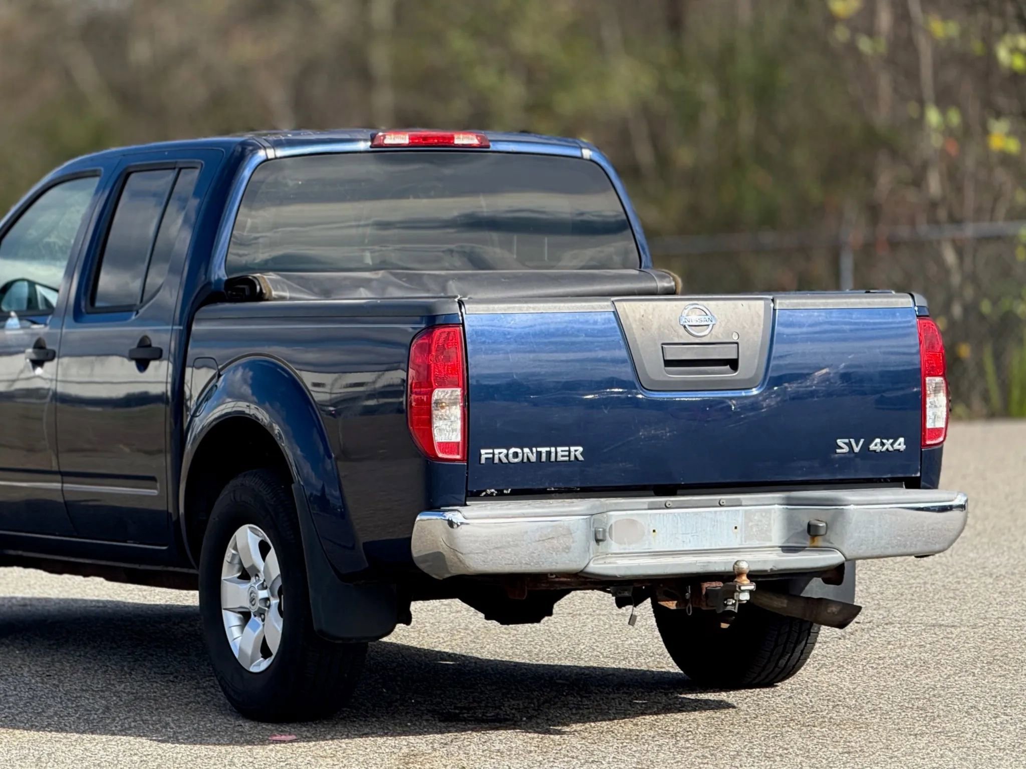 Used 2011 Nissan Frontier SV image 15