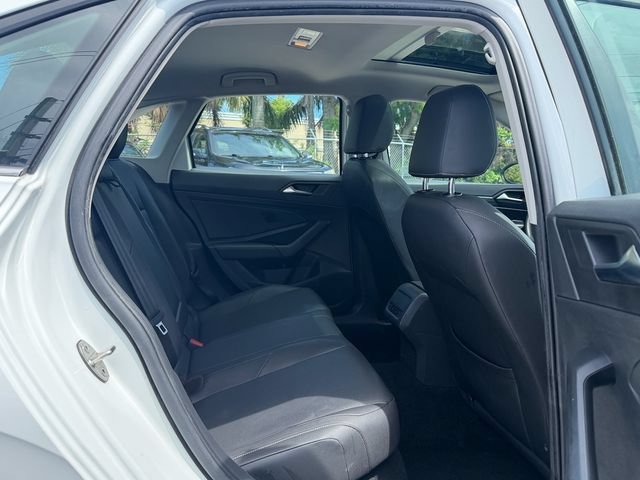 Used 2019 Volkswagen Jetta SEL w/ Cold Weather Package FWD image 15