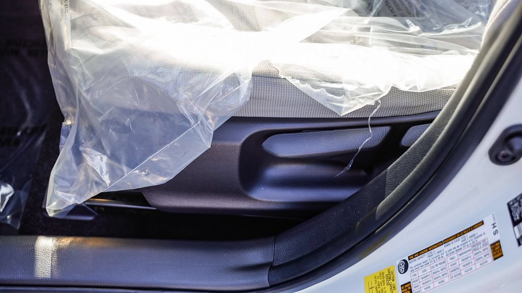 Used 2021 Toyota Corolla LE w/ Carpet Mat Package (TMS) FWD image 25