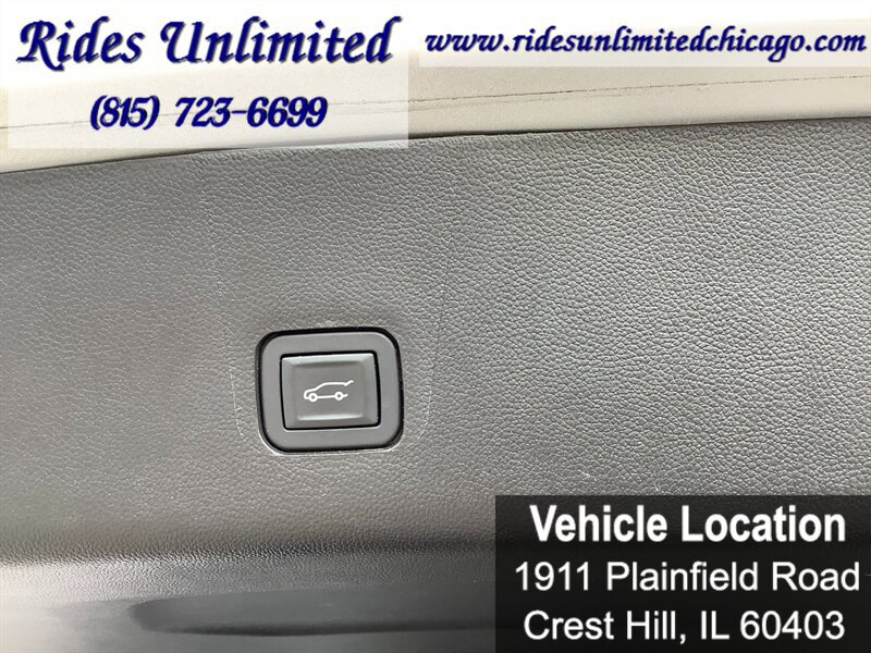 Used 2019 Chevrolet Traverse LT w/ LT Premium Package AWD/4WD image 39