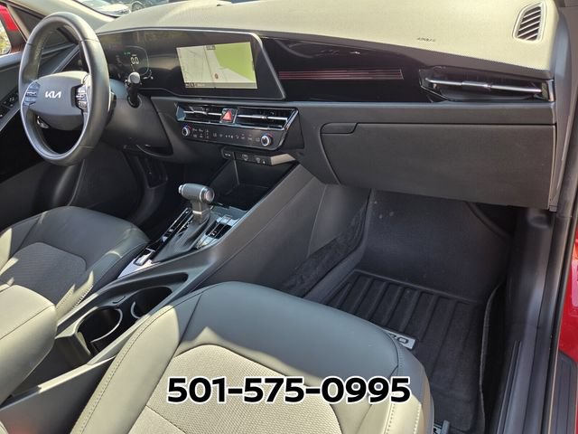 Used 2023 Kia Niro EX FWD image 17