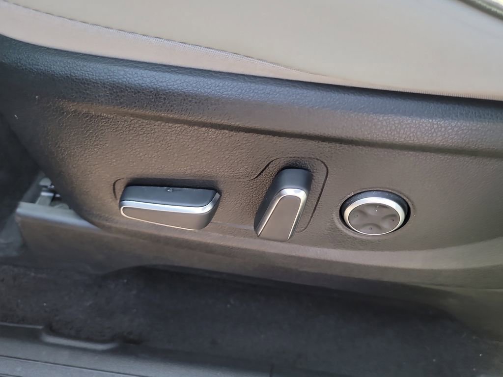 Used 2024 Hyundai Palisade SEL w/ Premium Package image 18