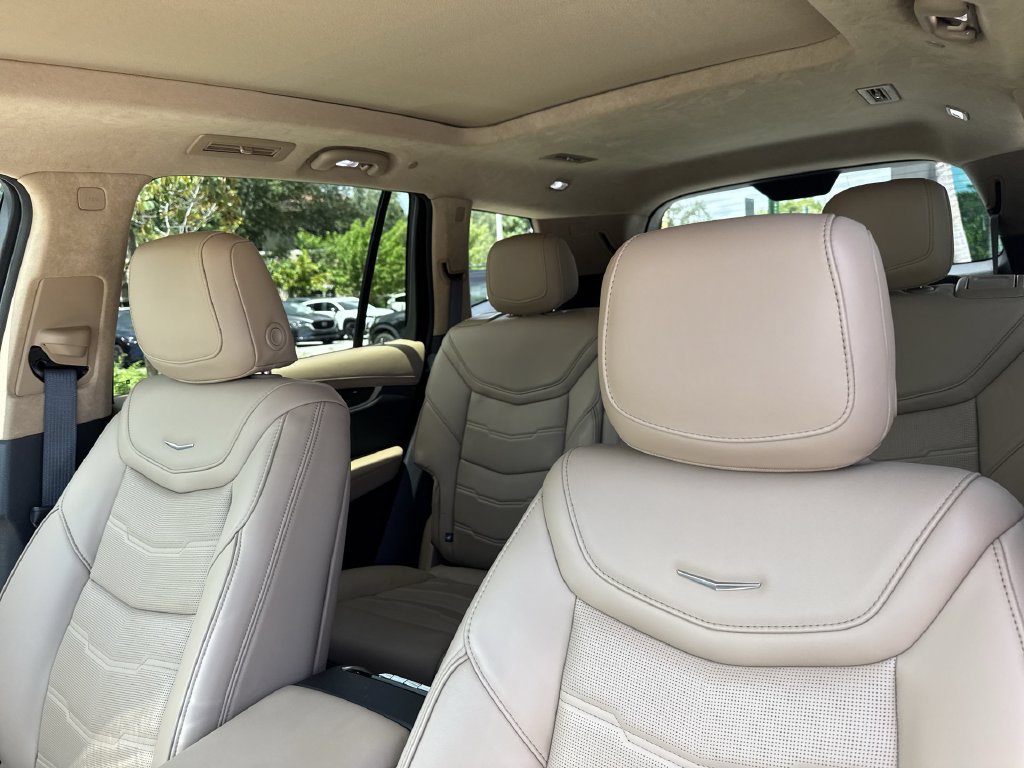 Used 2024 Cadillac XT6 Sport w/ Platinum Package AWD/4WD image 41