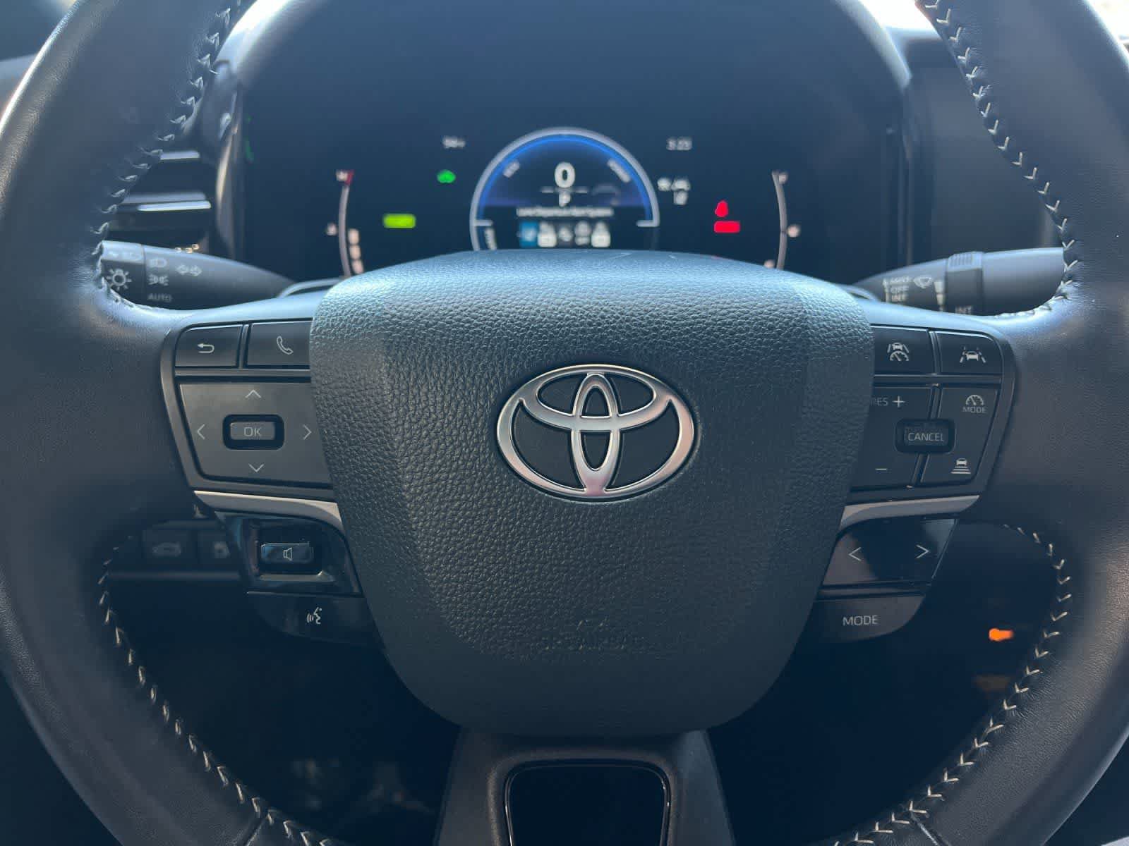 Used 2025 Toyota Camry SE FWD image 23