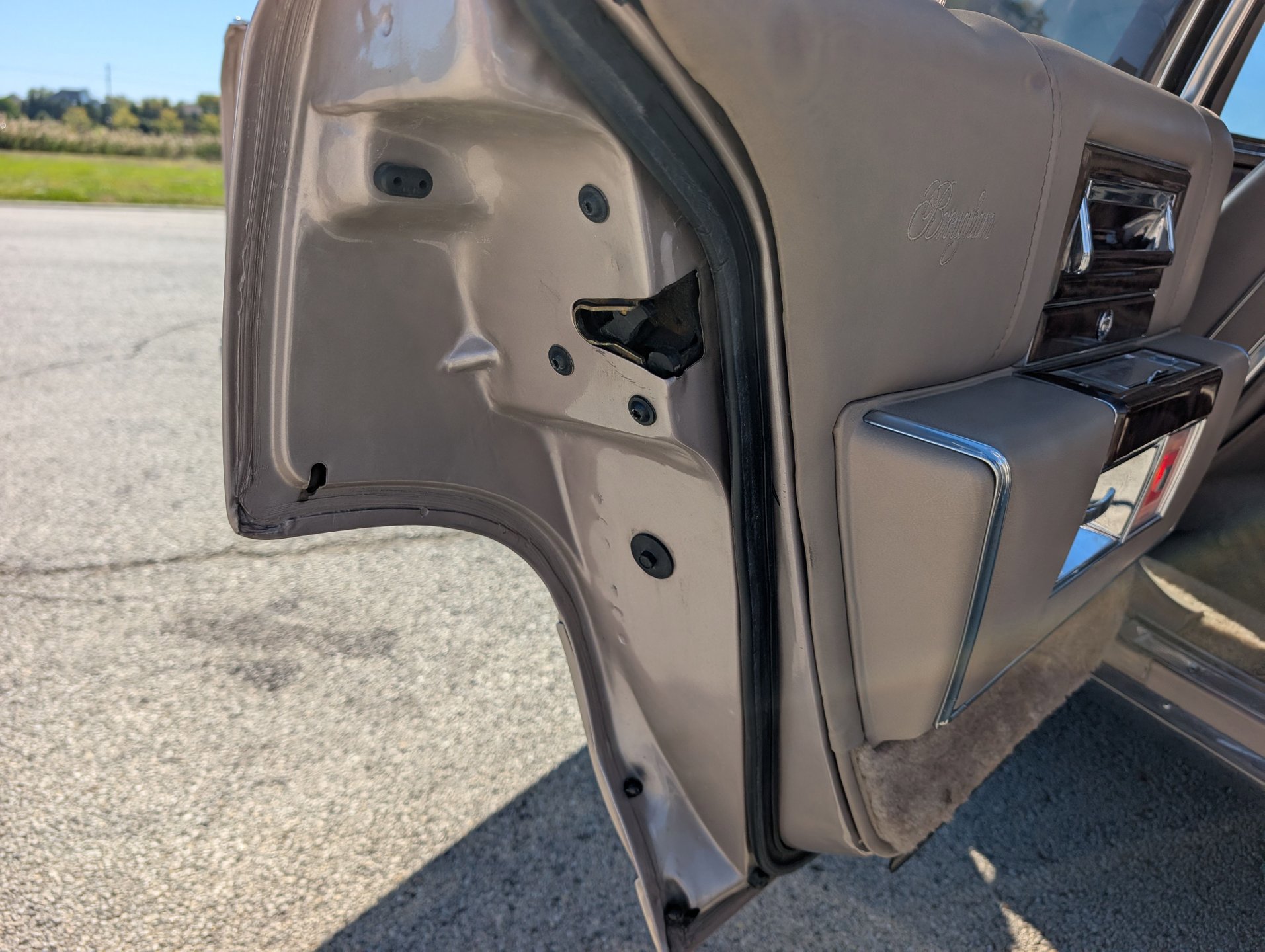 Used 1990 Cadillac Brougham image 92