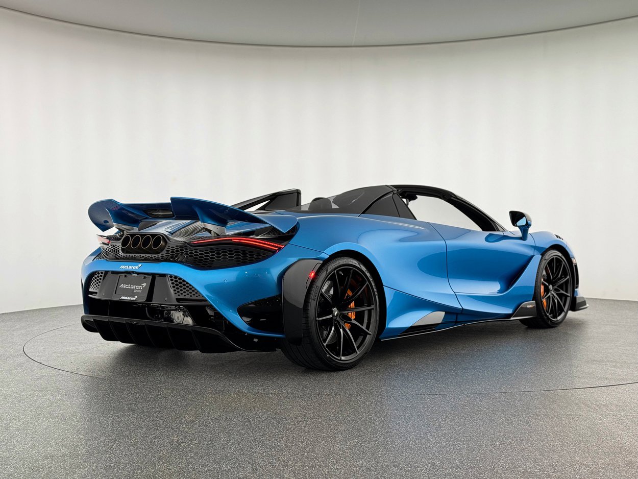 Used 2022 McLaren 765LT image 6