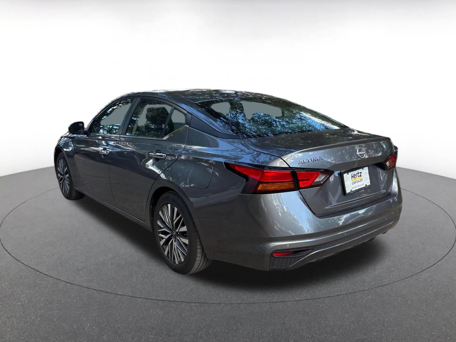 Used 2025 Nissan Altima 2.5 SV FWD image 8