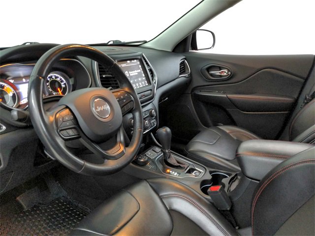 Used 2019 Jeep Cherokee Trailhawk w/ Cold Weather Group image 25