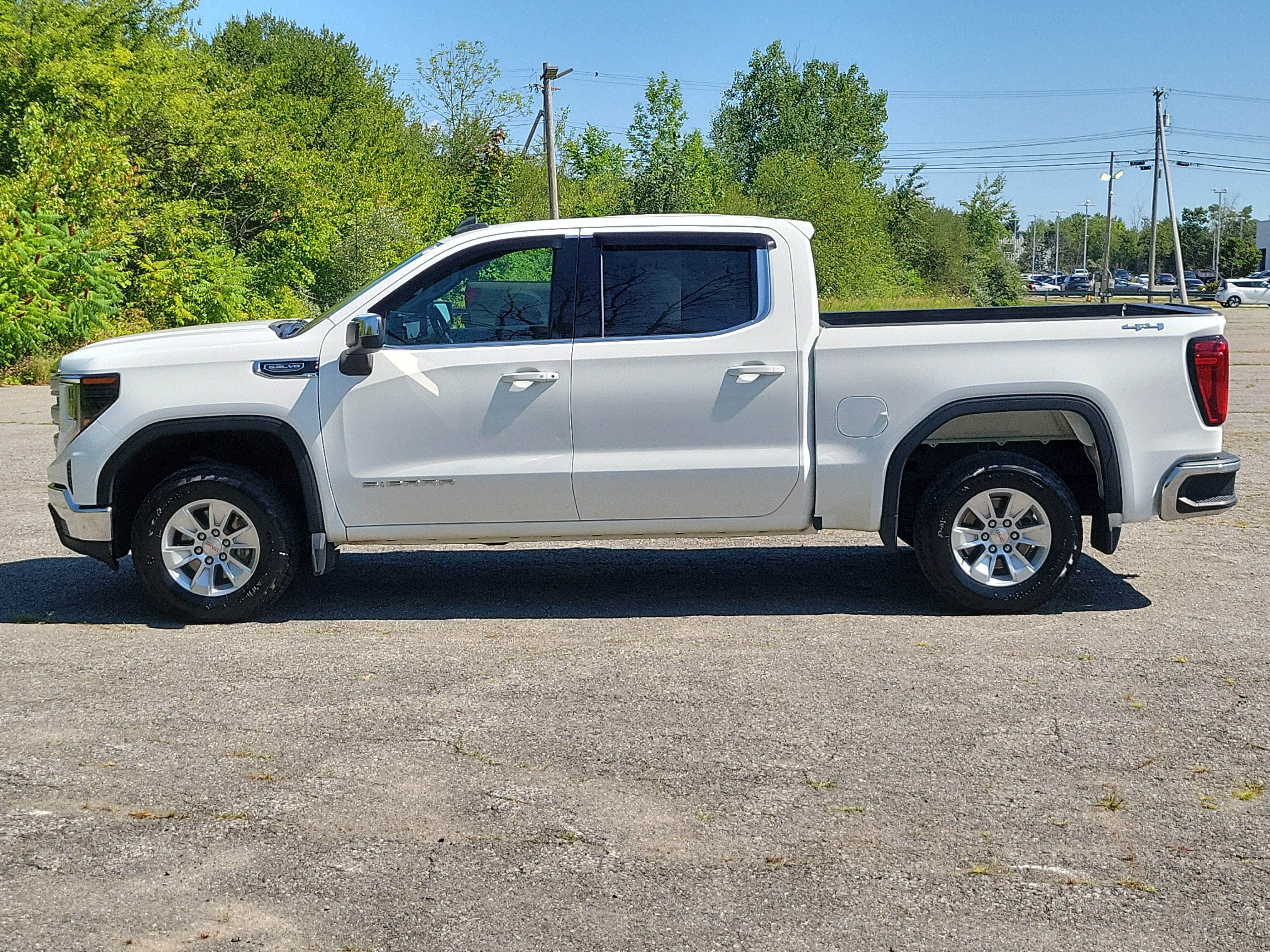Used 2024 GMC Sierra 1500 SLE w/ LPO, GMC Protection Package AWD/4WD image 8