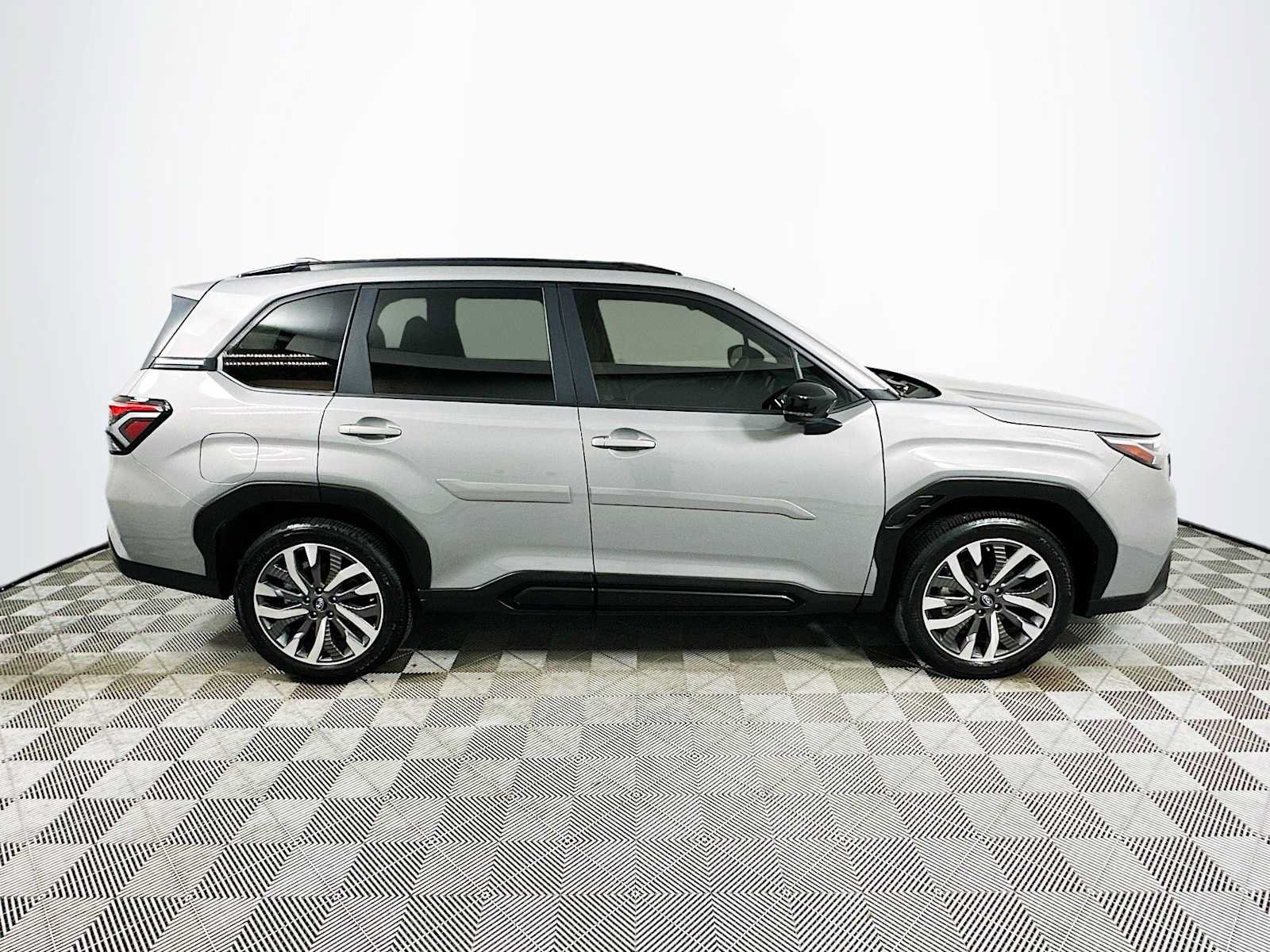 Certified 2025 Subaru Forester Touring AWD/4WD image 8
