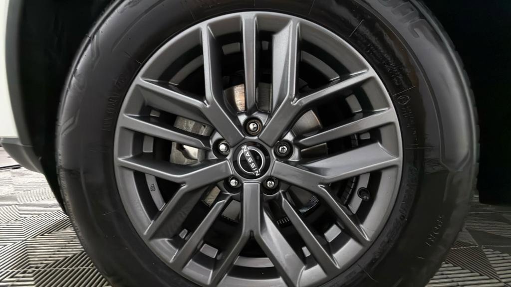 Used 2023 Nissan Rogue S image 37