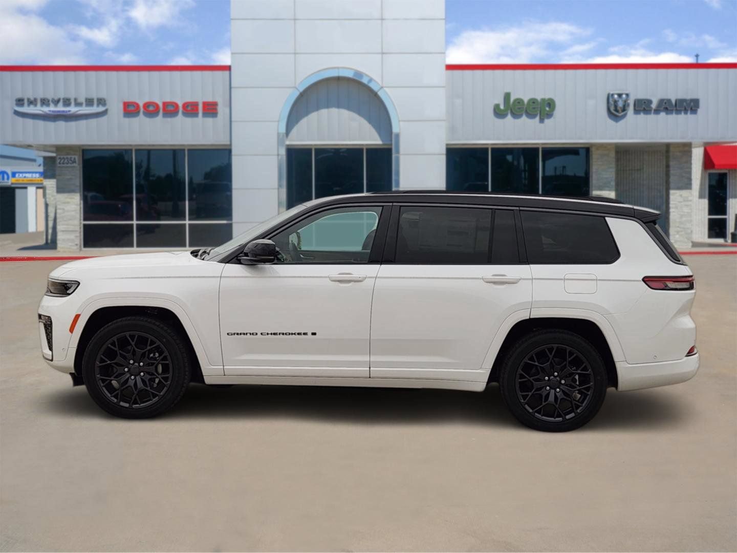 New 2026 Jeep Grand Cherokee L Summit AWD/4WD image 3