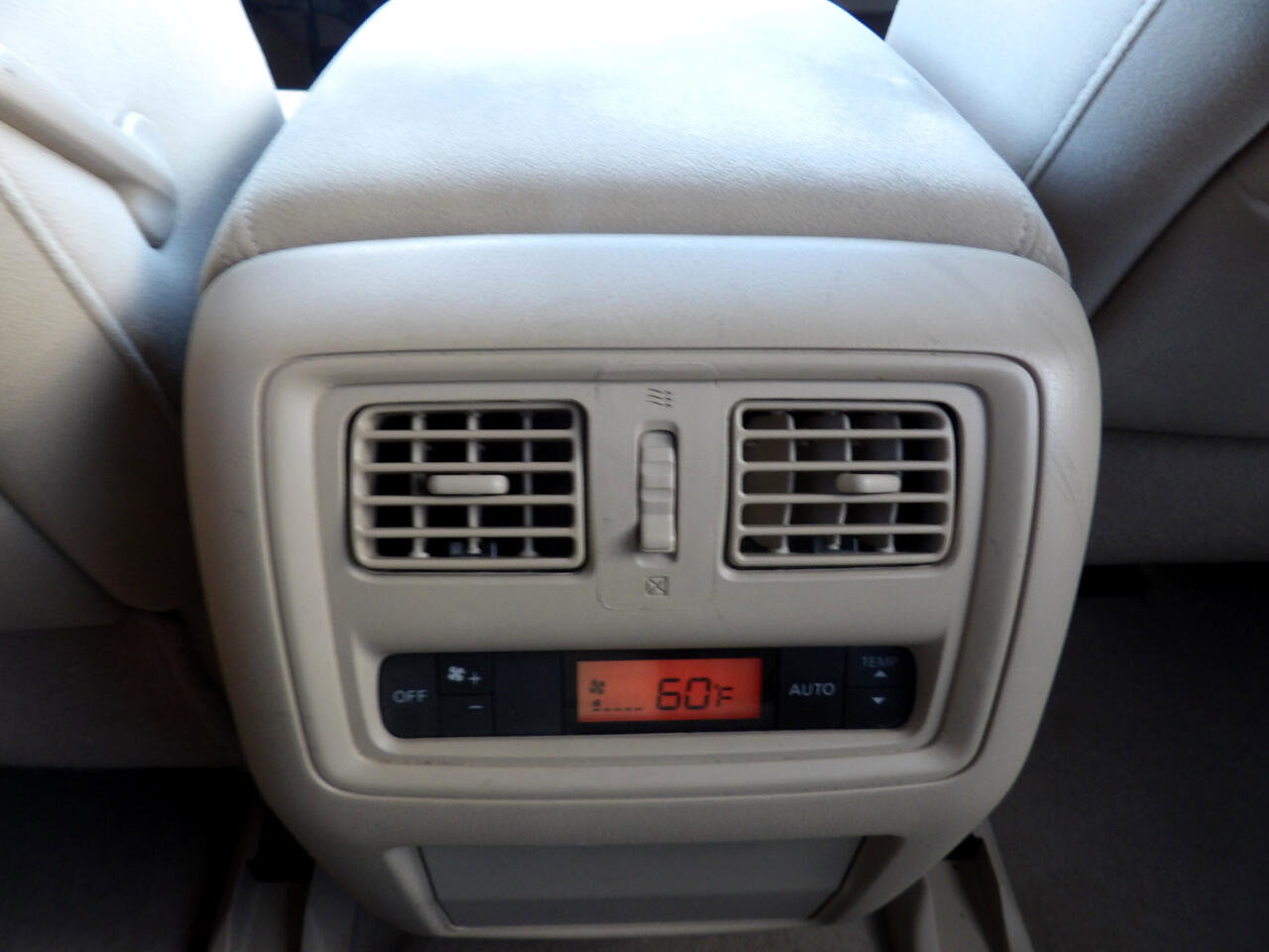 Used 2013 Nissan Pathfinder S image 28