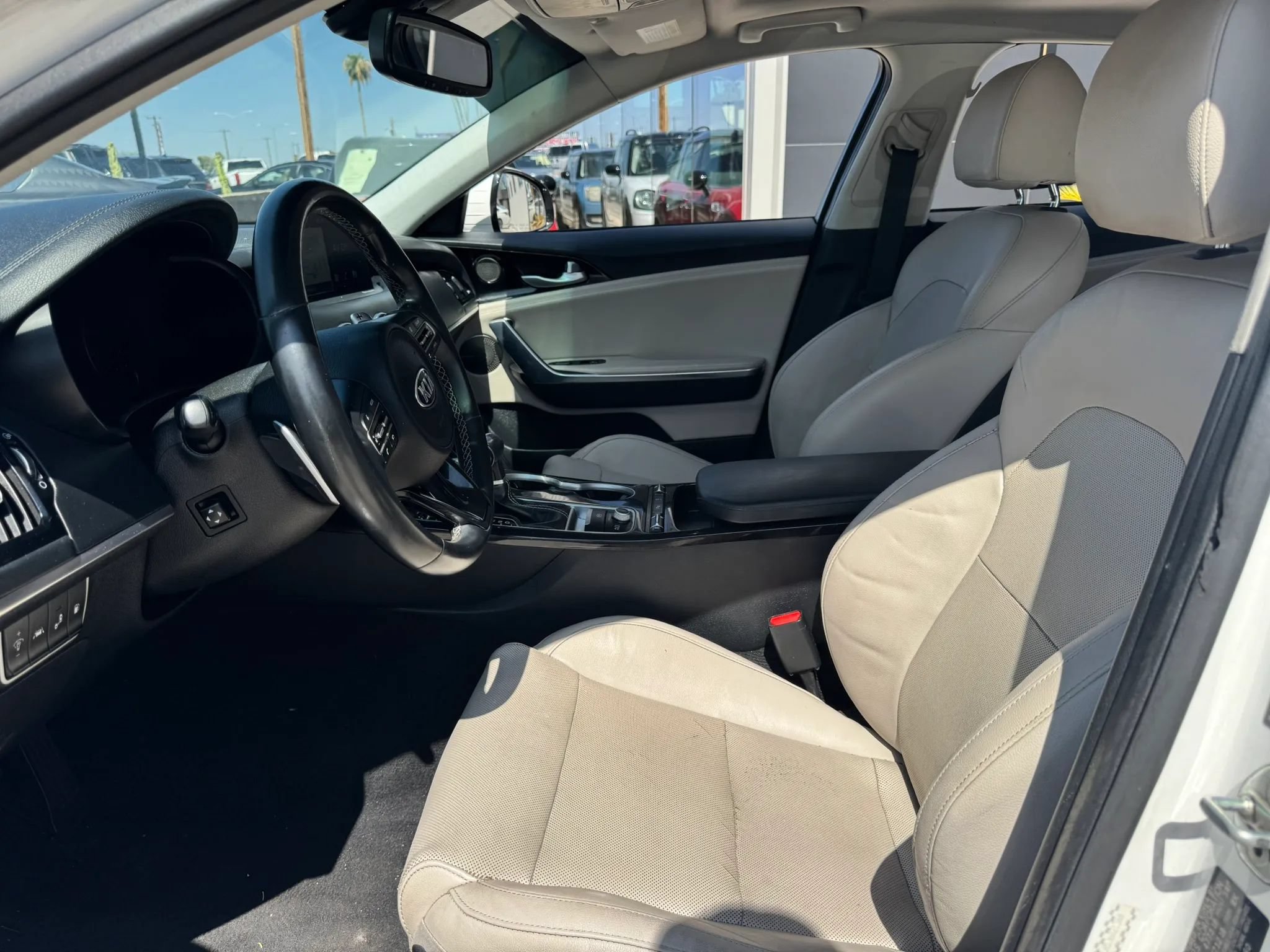 Used 2018 Kia Stinger Premium RWD image 14