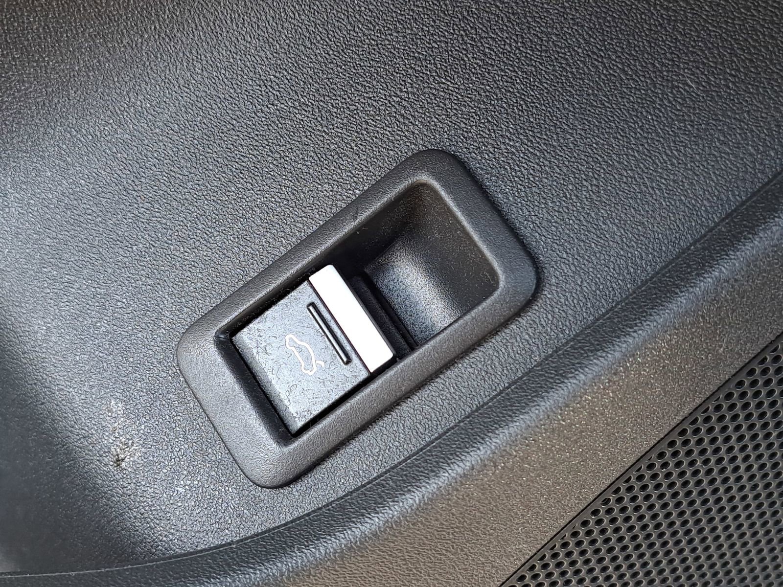 Certified 2024 Audi Q4 e-tron Premium image 31