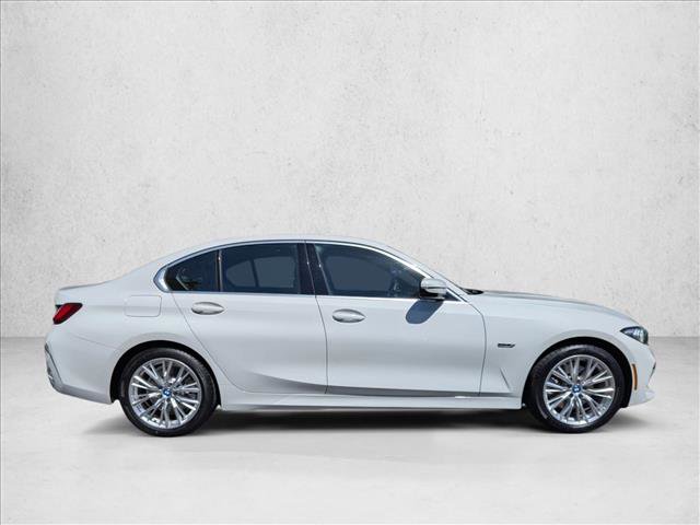 Certified 2023 BMW 330e RWD image 4