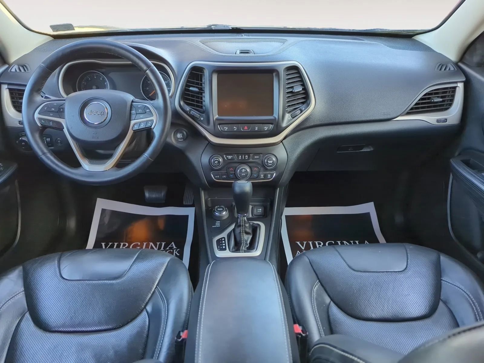 Used 2015 Jeep Cherokee Limited w/ Luxury Group image 4