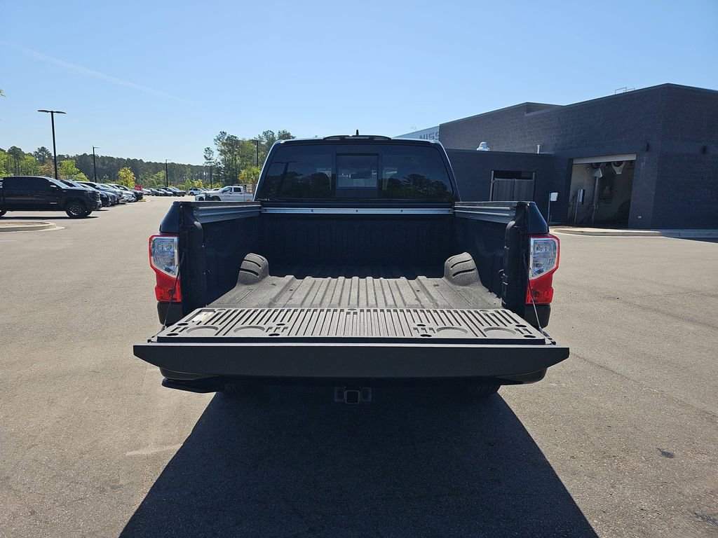 Used 2024 Nissan Titan SV w/ SV Convenience Package image 16