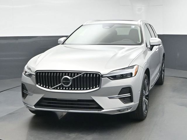 Used 2023 Volvo XC60 B5 Plus w/ Protection Package image 3