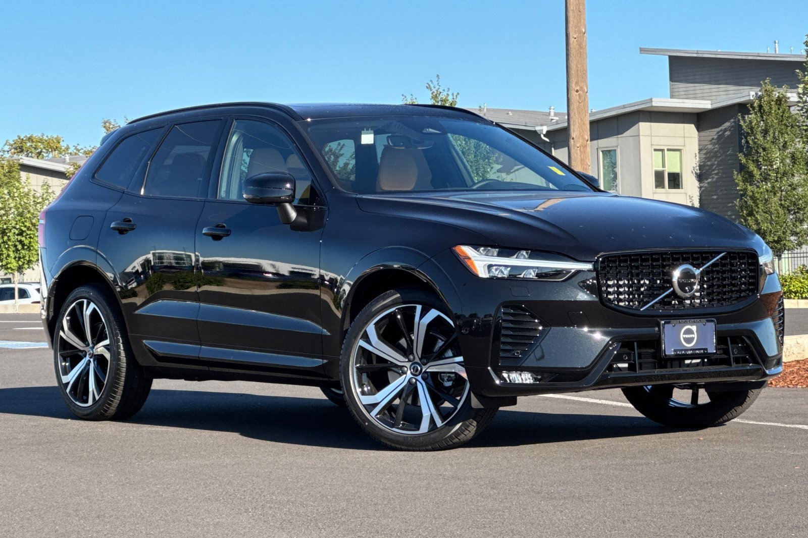 New 2025 Volvo XC60 B5 Ultra w/ Protection Package Premier