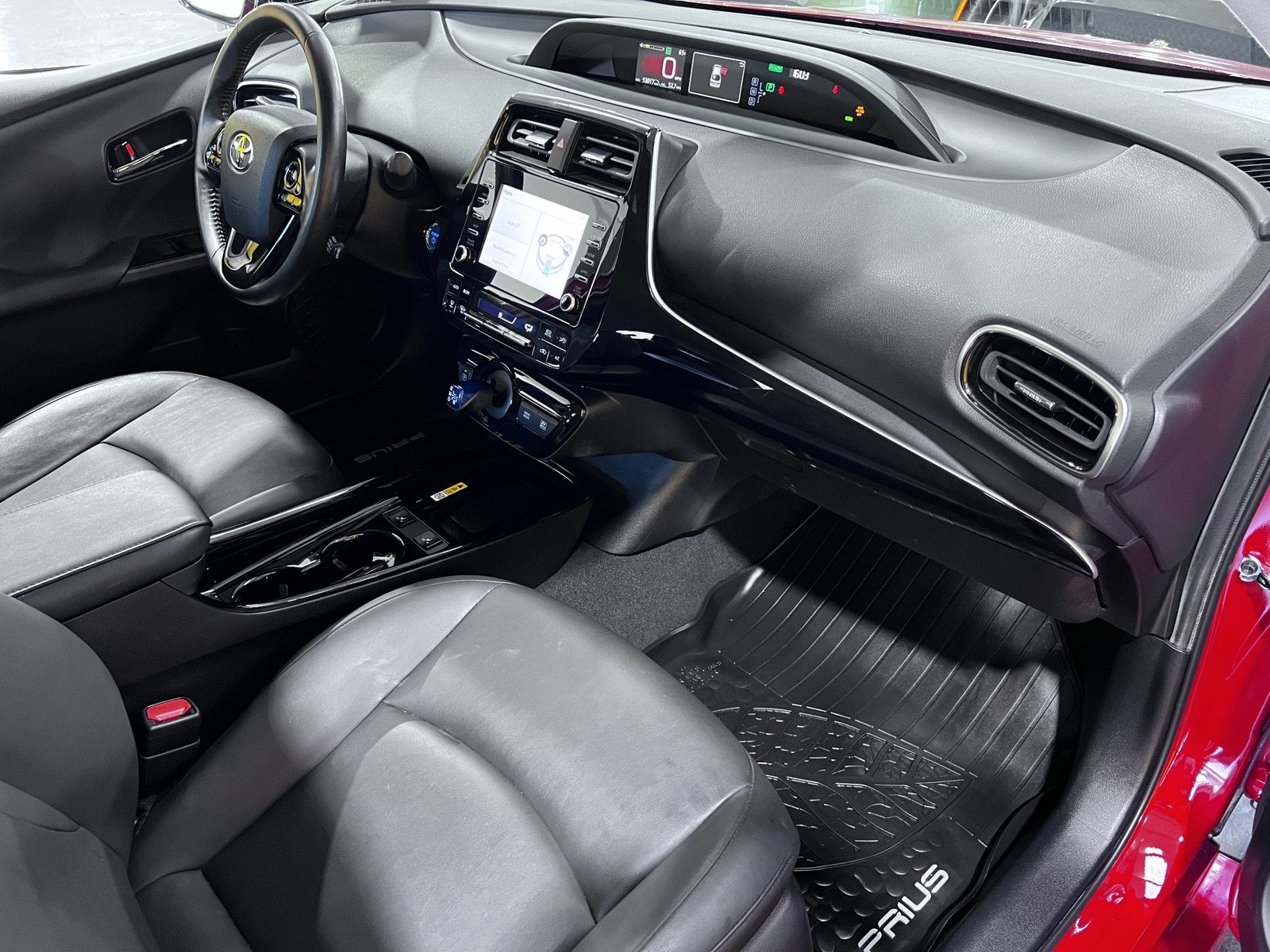 Used 2020 Toyota Prius XLE image 16