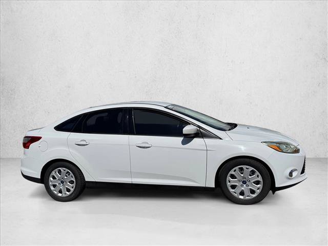 Used 2012 Ford Focus SE FWD video 4