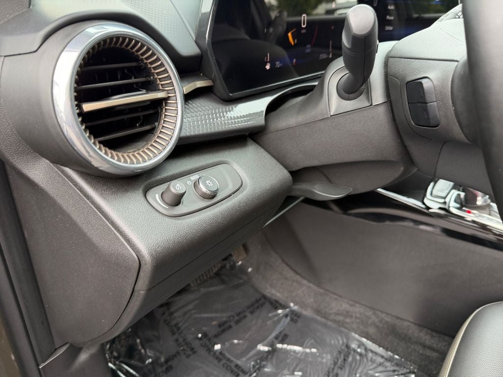 Used 2024 Chevrolet Trax ACTIV w/ Driver Confidence Package FWD image 19
