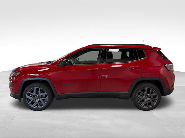 Used 2026 Jeep Compass Latitude AWD/4WD image 4