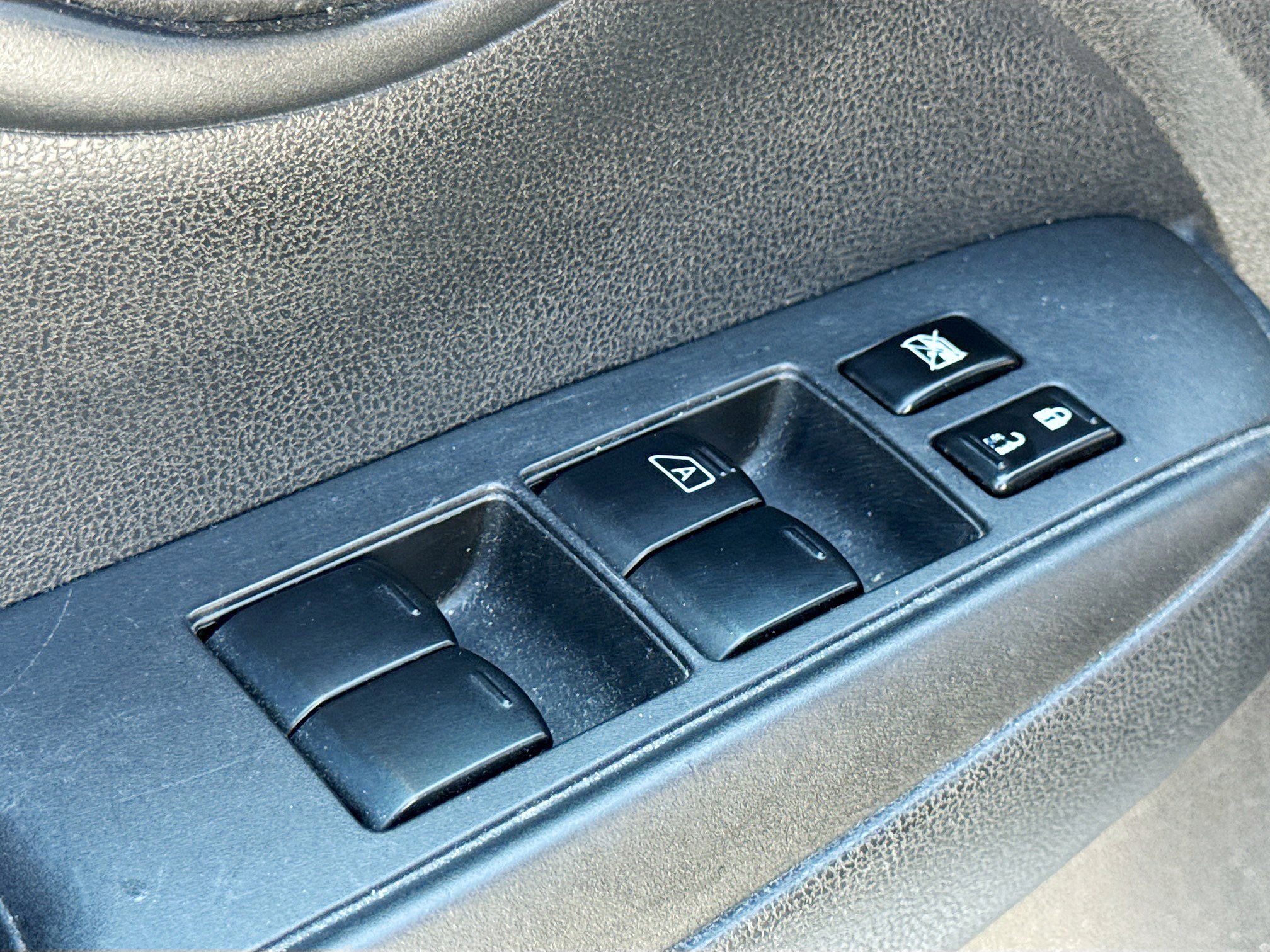 Used 2019 Nissan Versa SV image 7