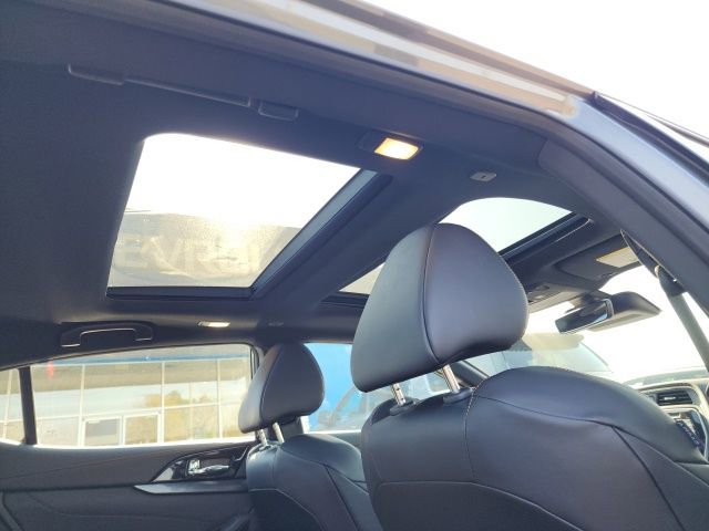 Used 2023 Nissan Maxima SR w/ Sport Mat Group image 20