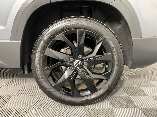 Used 2023 Volkswagen Taos SE image 10