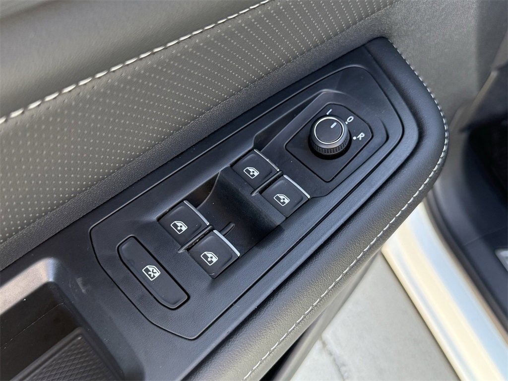 New 2026 Volkswagen Atlas Cross Sport SE image 11