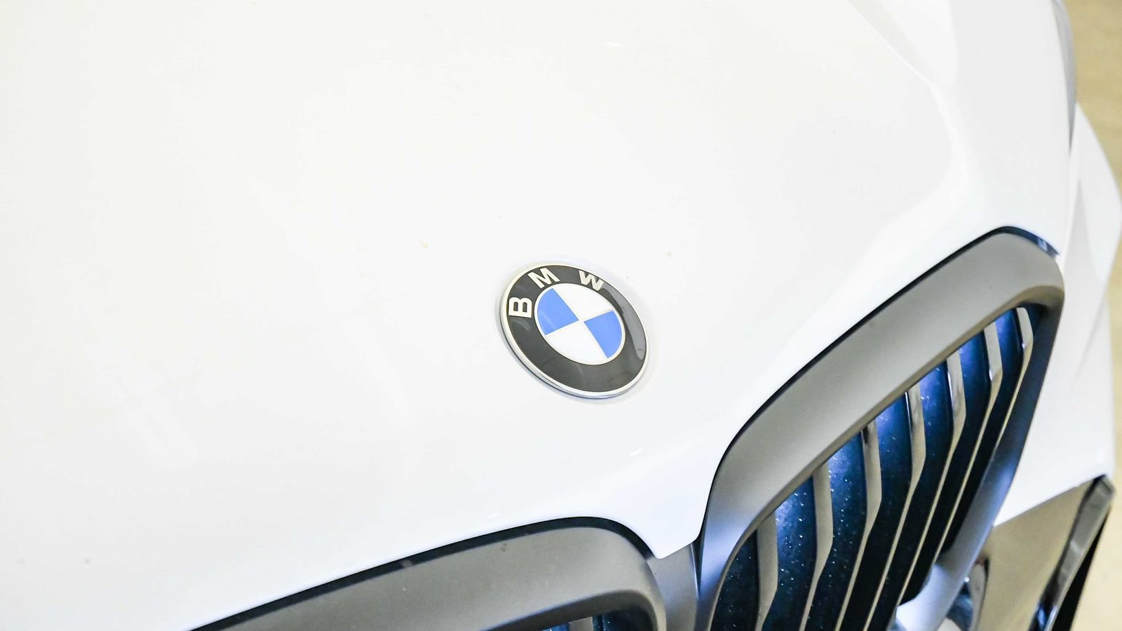 New 2026 BMW X5 xDrive40i w/ M Sport Package AWD/4WD image 8