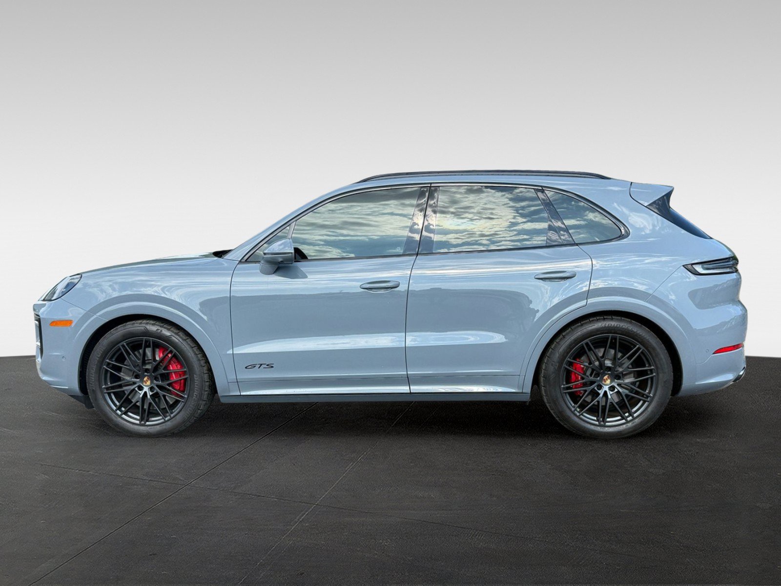 Used 2025 Porsche Cayenne GTS AWD/4WD image 8