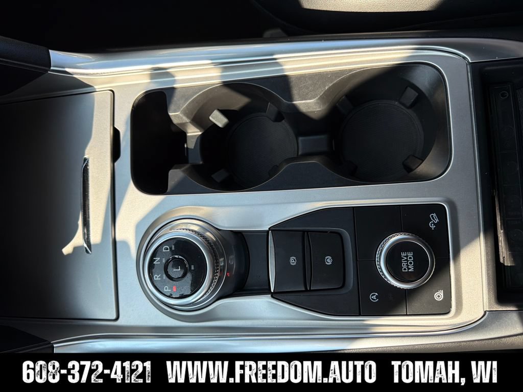 Used 2024 Ford Explorer XLT w/ Equipment Group 202A AWD/4WD image 20