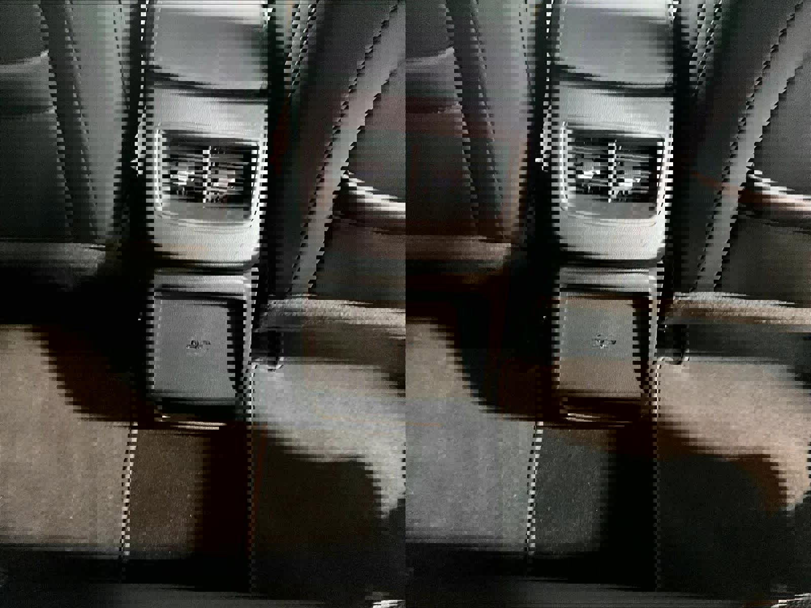 Used 2025 Chevrolet Equinox EV LT w/ Convenience Package image 27