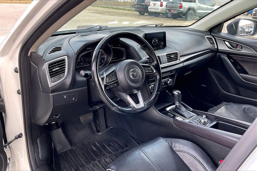 Used 2017 MAZDA MAZDA3 Grand Touring image 14