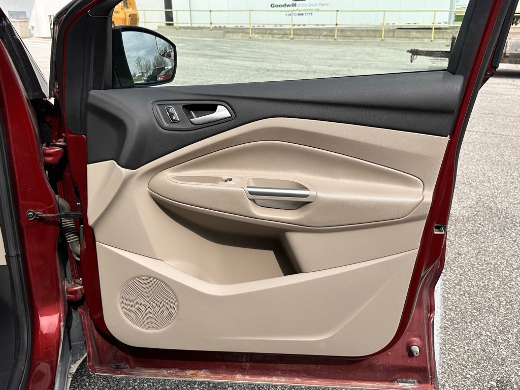 Used 2015 Ford Escape SE image 22